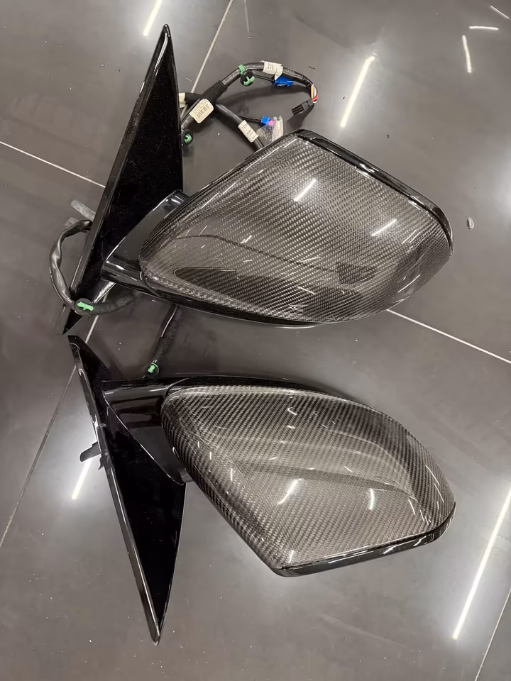 OEM LAMBORGHINI URUS CARBON FIBER MIRROR SET LIKE NEW