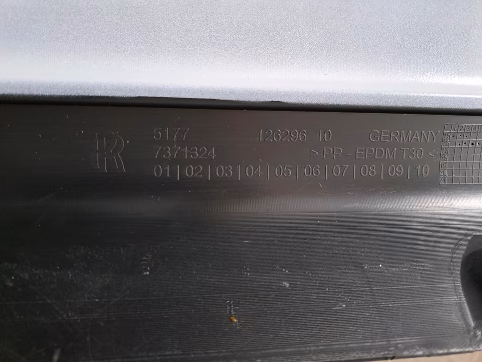 Rolls Royce RR6 Wraith Dawn Side Skirts Left Right - Image 2