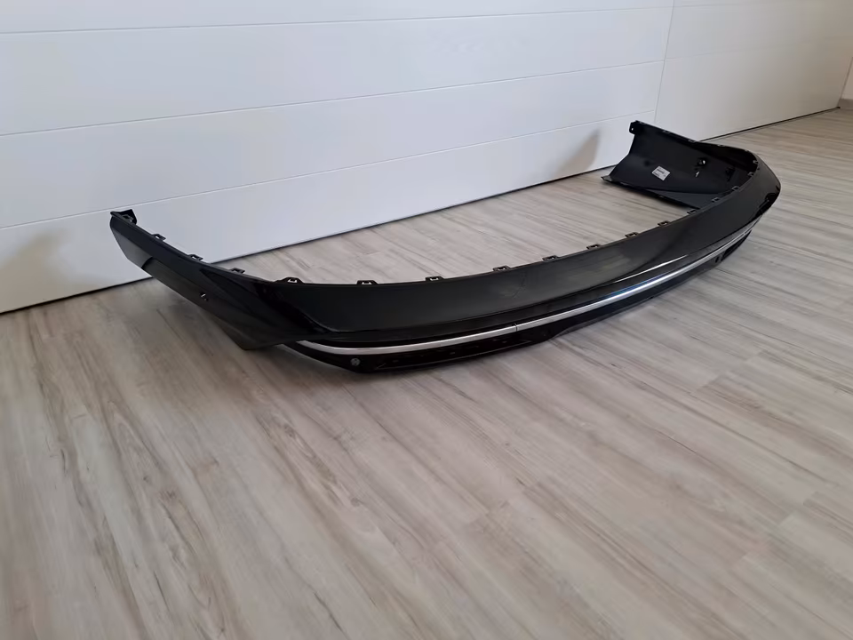 Original Rolls Royce Spectre RR25 Rear Bumper - Image 6