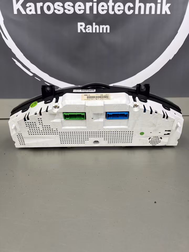 Porsche Cayenne Turbo Speedometer Instrument Cluster 7L5920880A - Image 2