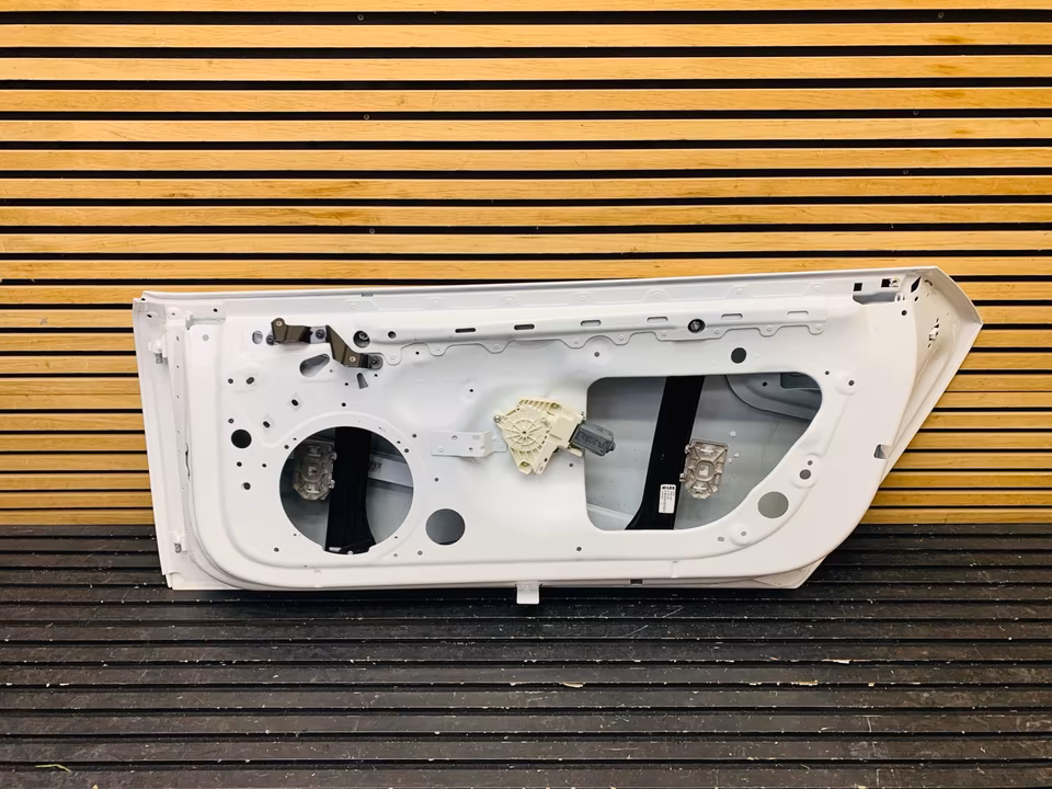 Lamborghini Huracan Door Left 4T0831436B Bianco Icarus - Image 5