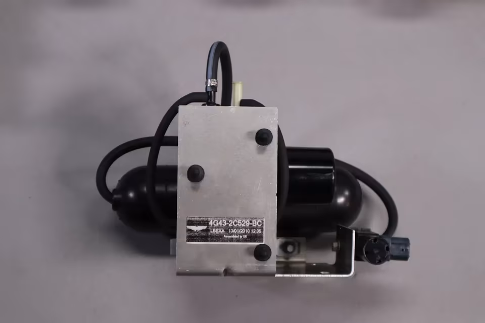 Aston Martin DBS DB9 Exhaust System 8G43-5E211-AB + 8G43-5E211 - Image 10