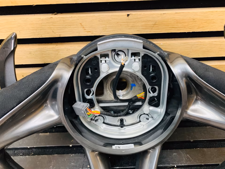 McLaren Elba Steering Wheel Alcantara 14NC087CP - Image 4