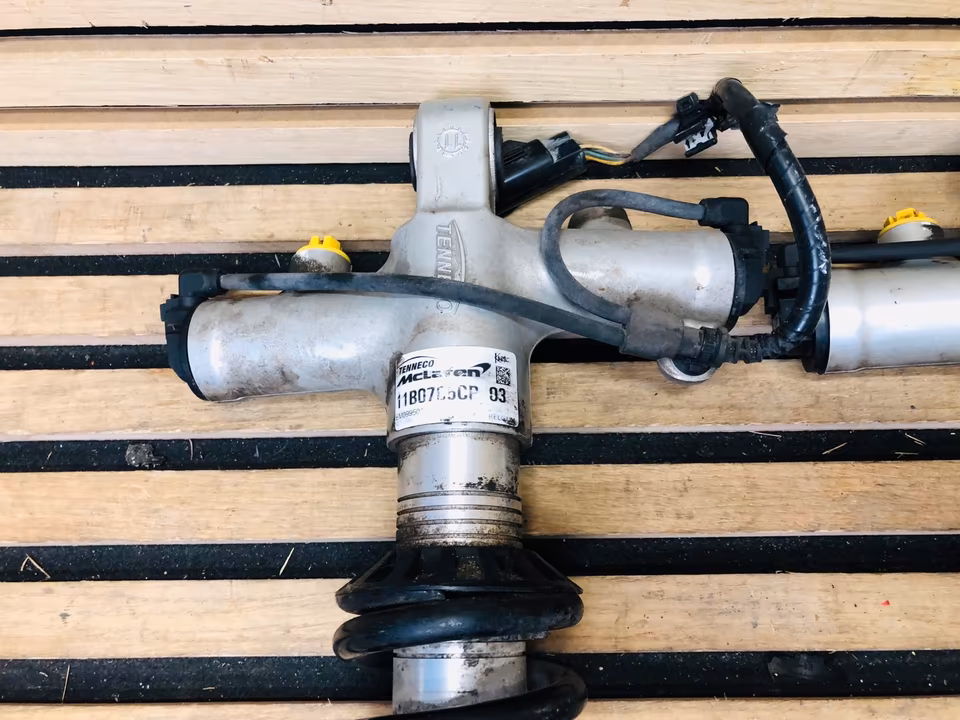 McLaren MP4 12C Front Shock Absorber 11B0705CP 03 - Image 5