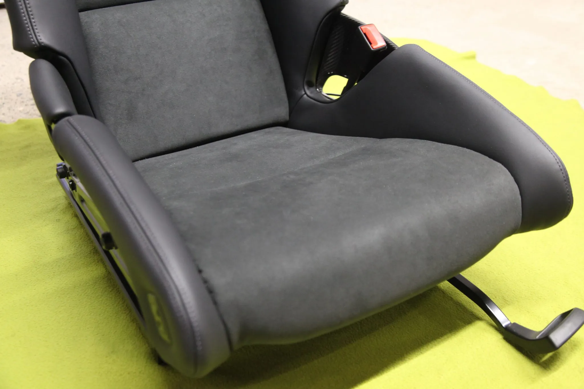 Porsche 992 Bucket Seats - Image 22