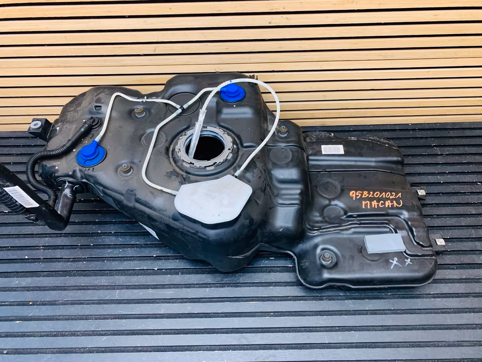 Porsche Macan Fuel Tank 95B201021 - Image 3