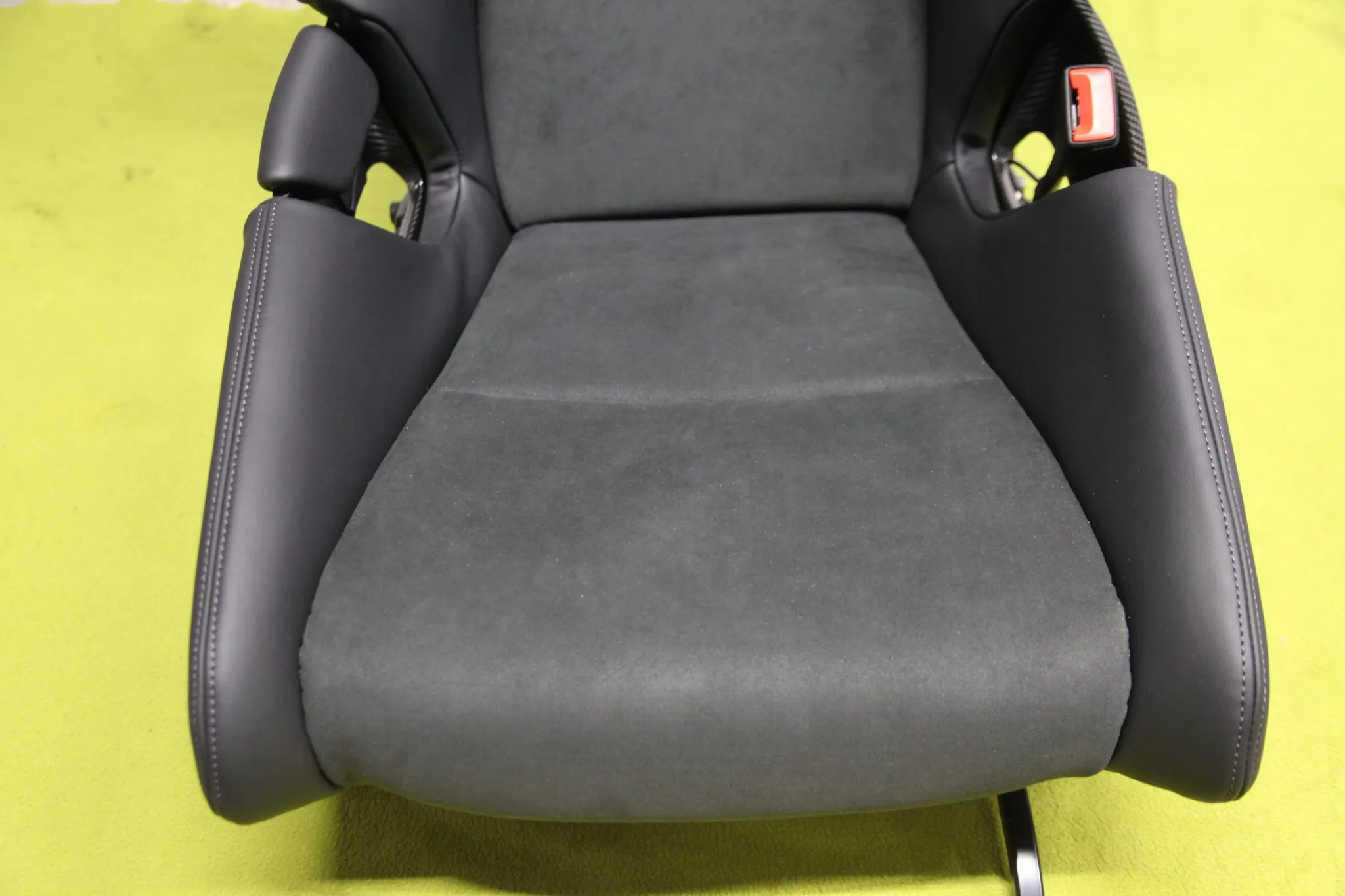 Porsche 992 Bucket Seats - Image 23
