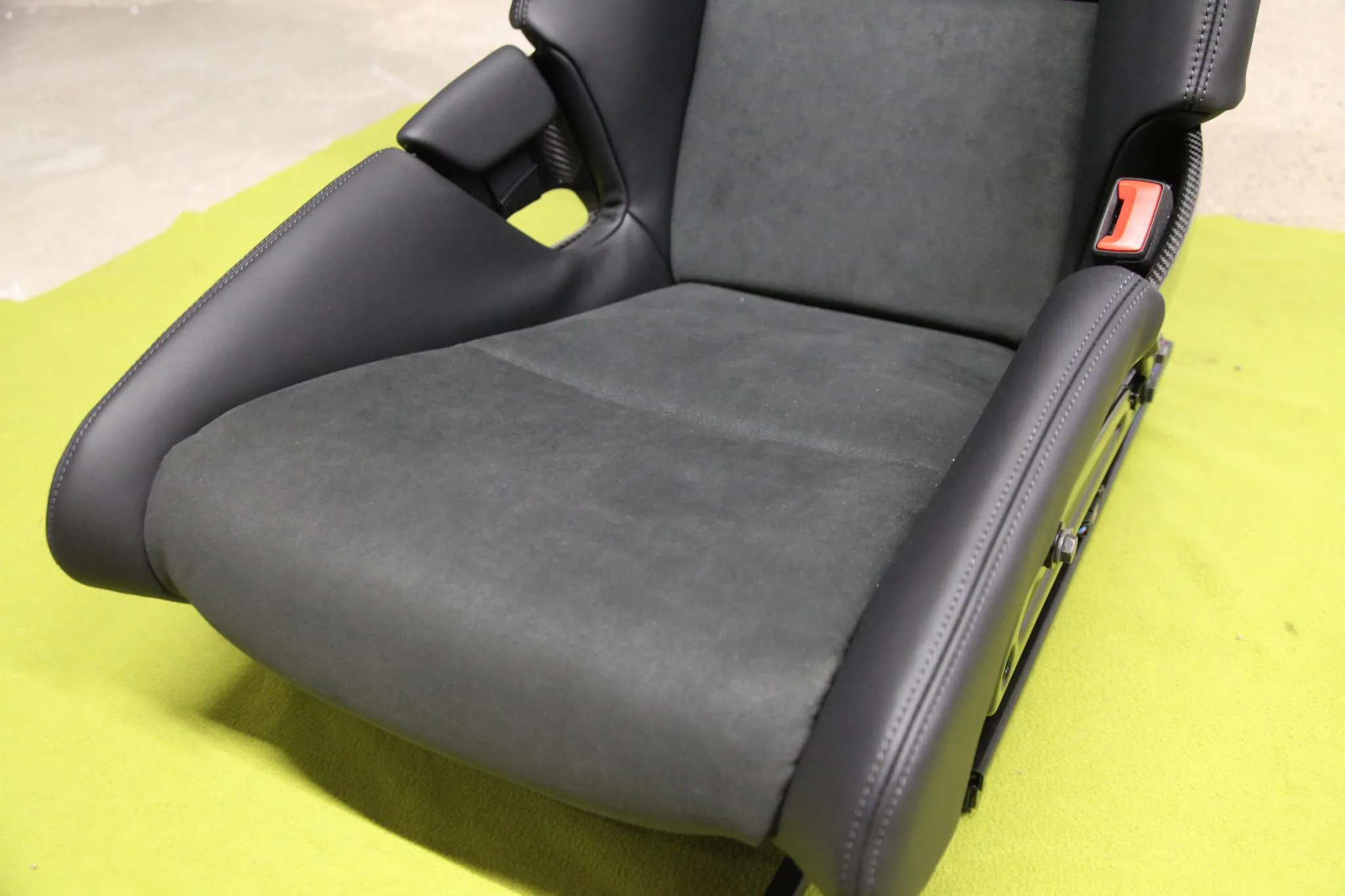 Porsche 992 Bucket Seats - Image 24