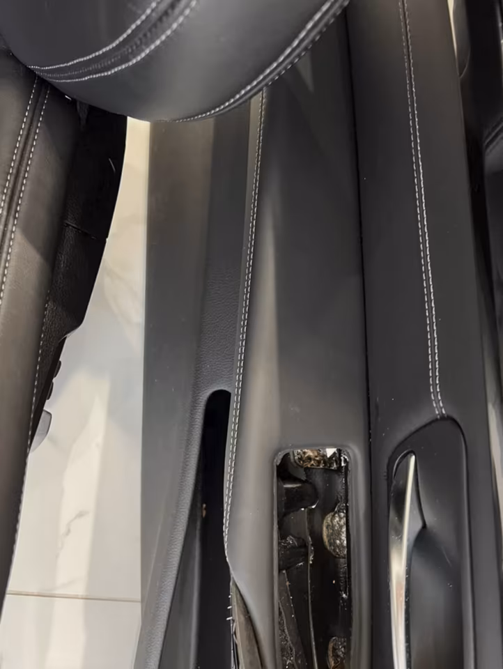 BMW M4 F82 Competition Seats Interior Door Panel SET - Image 15