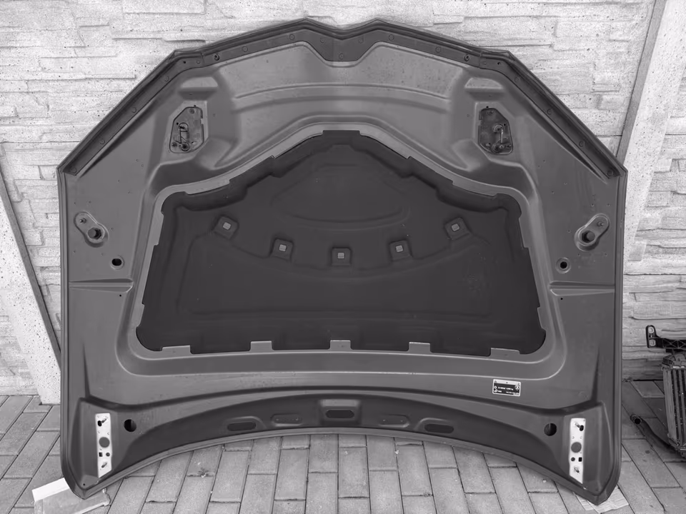 LAMBORGHINI URUS HOOD COVER ENGINE - Image 3