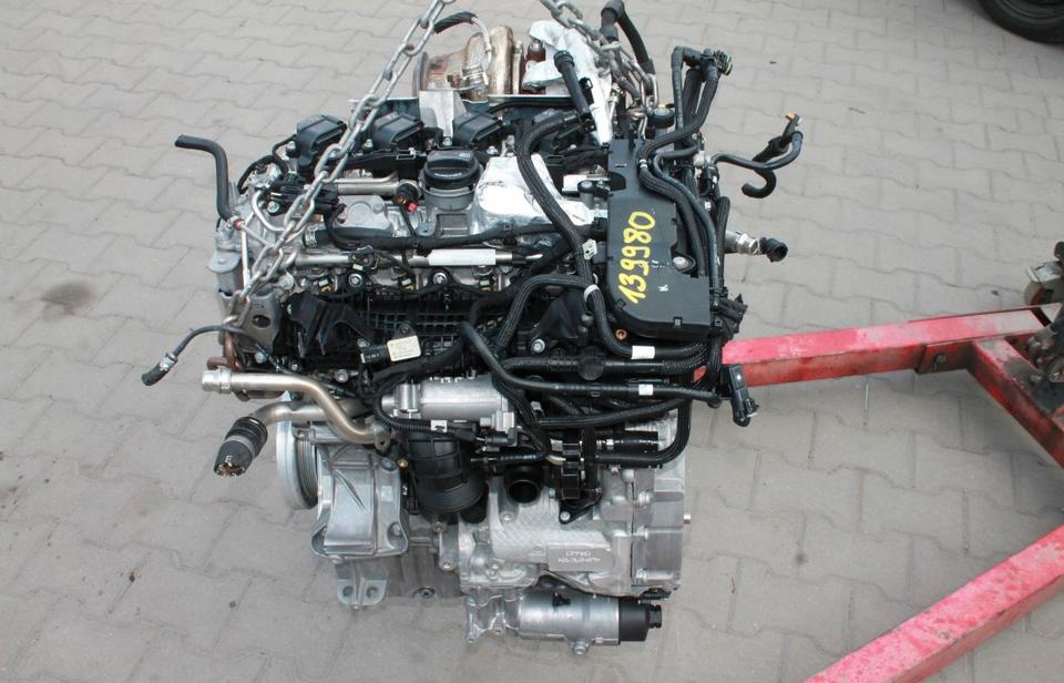 Mercedes-AMG S45 Engine - Image 8