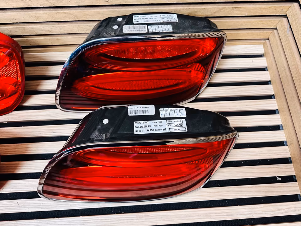 Bentley GT GTC Rear Light Rear Light 3W3945095AB 3W3945096AH - Image 17
