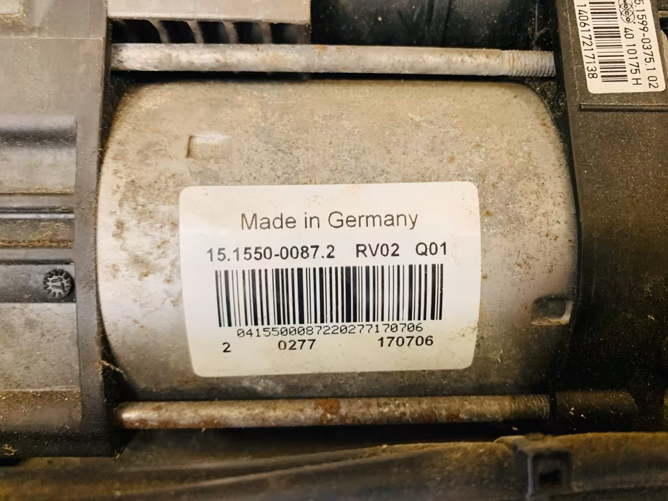 Maserati Levante Air Suspension Air Compressor 670039247 - Image 3