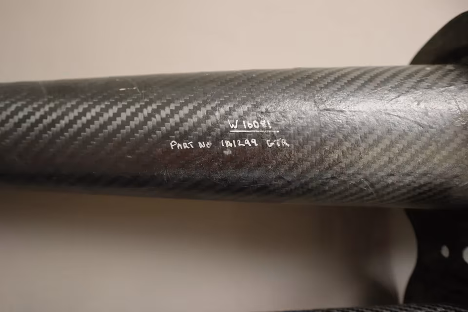 McLaren F1 GTR Carbon Intake Funnel Intake Manifolds Trumpets NOS - Image 6