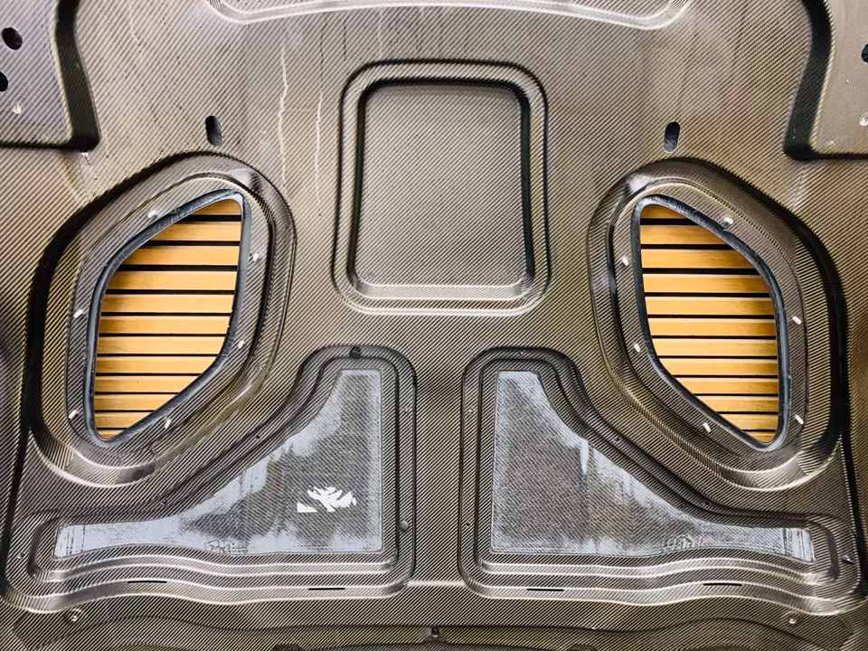 Aston Martin DBS Carbon Fiber Hood Front Bumper Fenders - Image 13