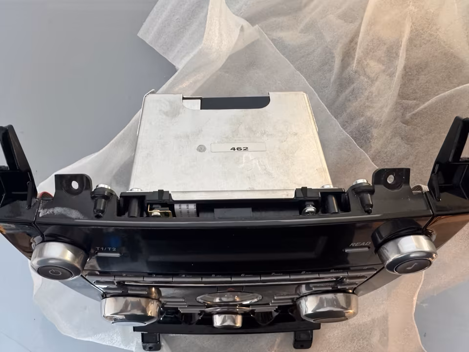 Aston Martin Rapide / Vantage / DB9 center console - Image 6