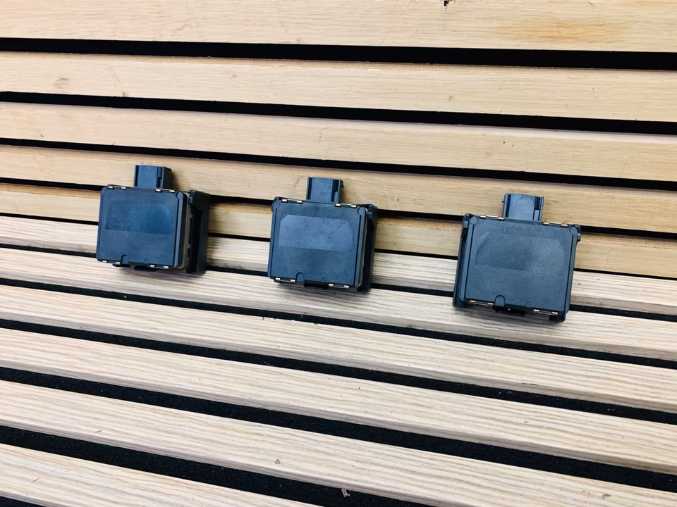 Aston Martin Vantage DB11 DBS Distronic - Image 6