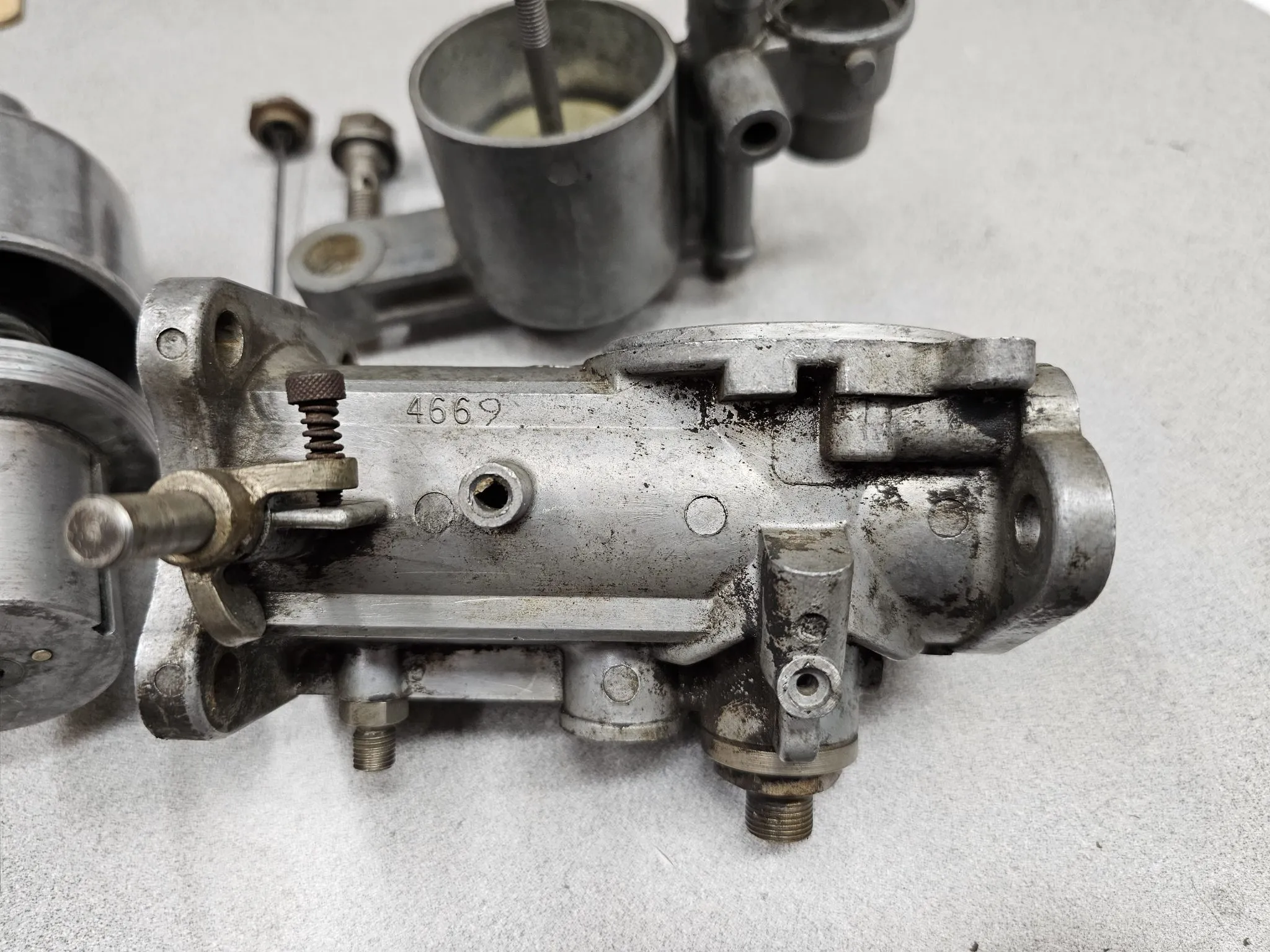 Pair of S.U. H6 Carburetors for Jaguar XK120 - Image 3