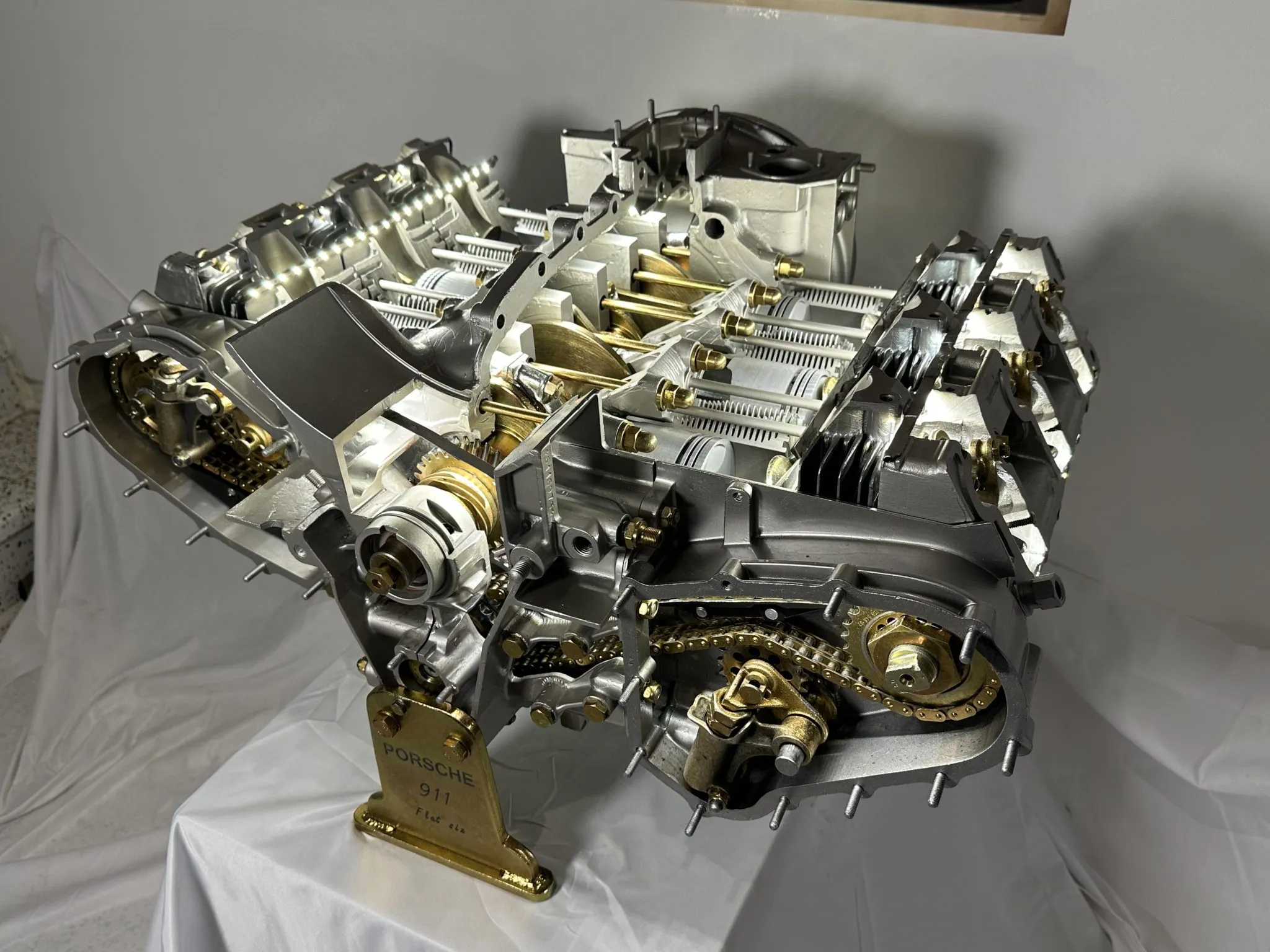 Porsche 911 Flat-Six Engine Kinetic Display - Image 17