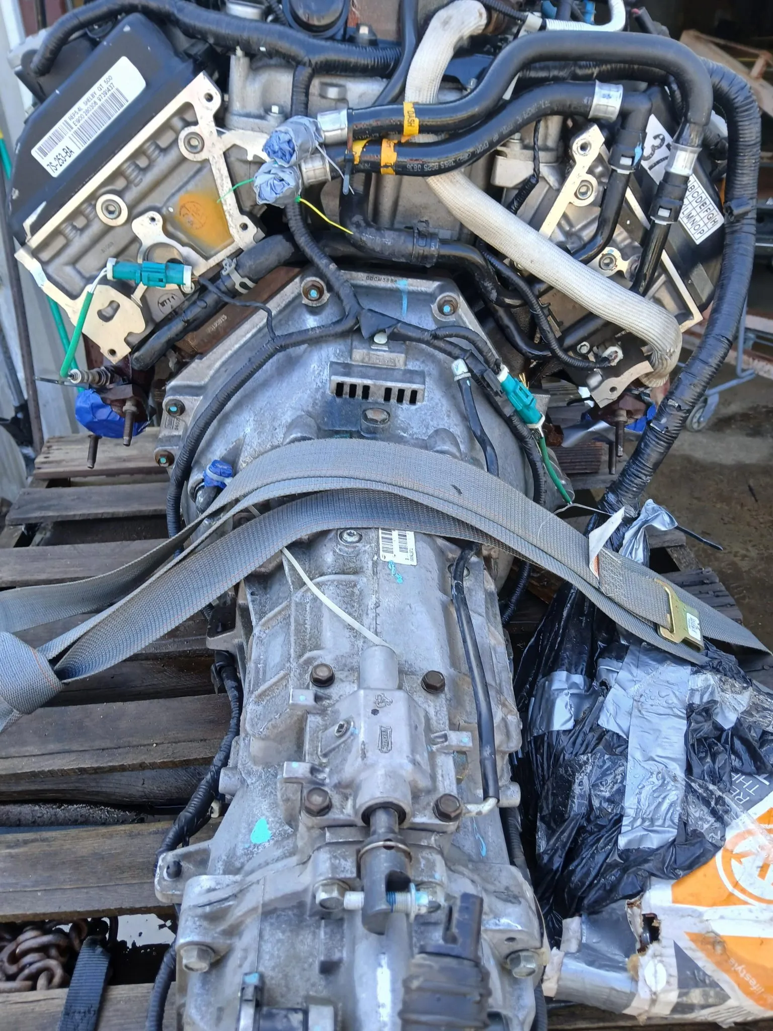 5.4-Liter Ford SVT V8 Engine and 6-Speed Transmission - Image 12