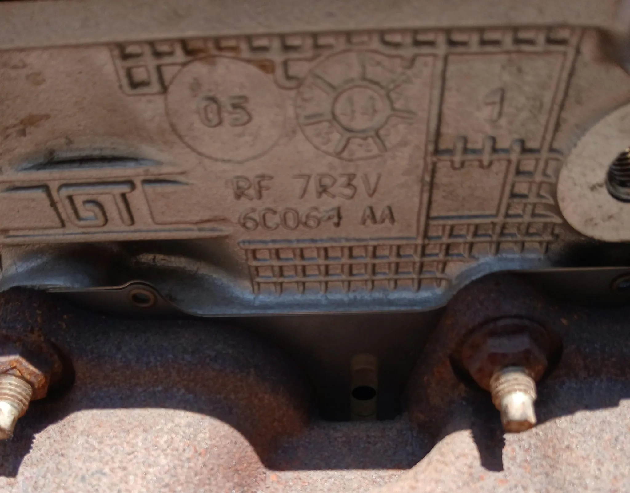 5.4-Liter Ford SVT V8 Engine and 6-Speed Transmission - Image 2