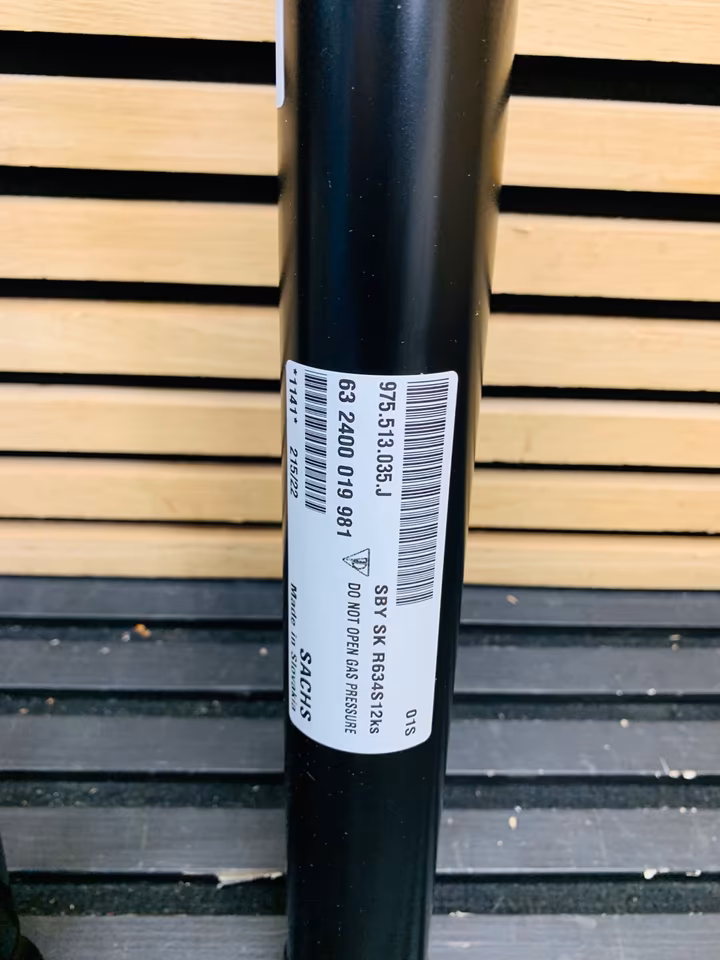 Bentley GT GTC Shock Absorber Left Right Rear 975513035J - Image 4