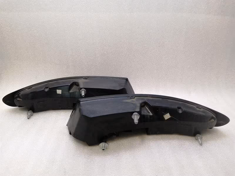 ASTON MARTIN VANTAGE Rear Facelift Lights / Carbon Fiber Taillights - Image 5