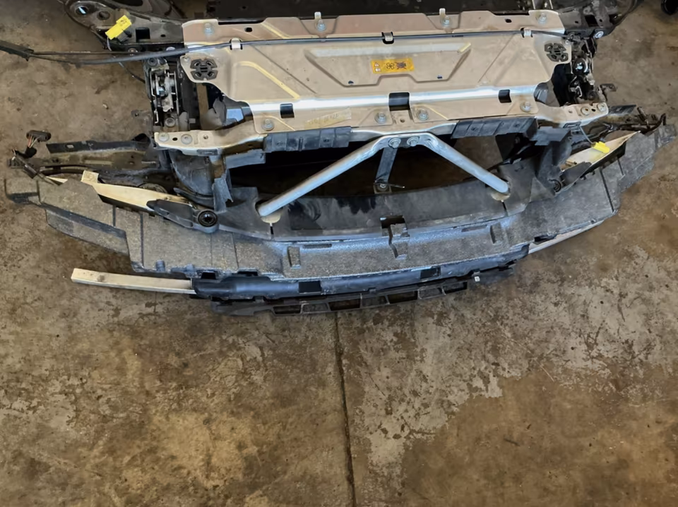 BMW G20 330e LCI Front Package Bonnet Bumper Headlights - Image 19