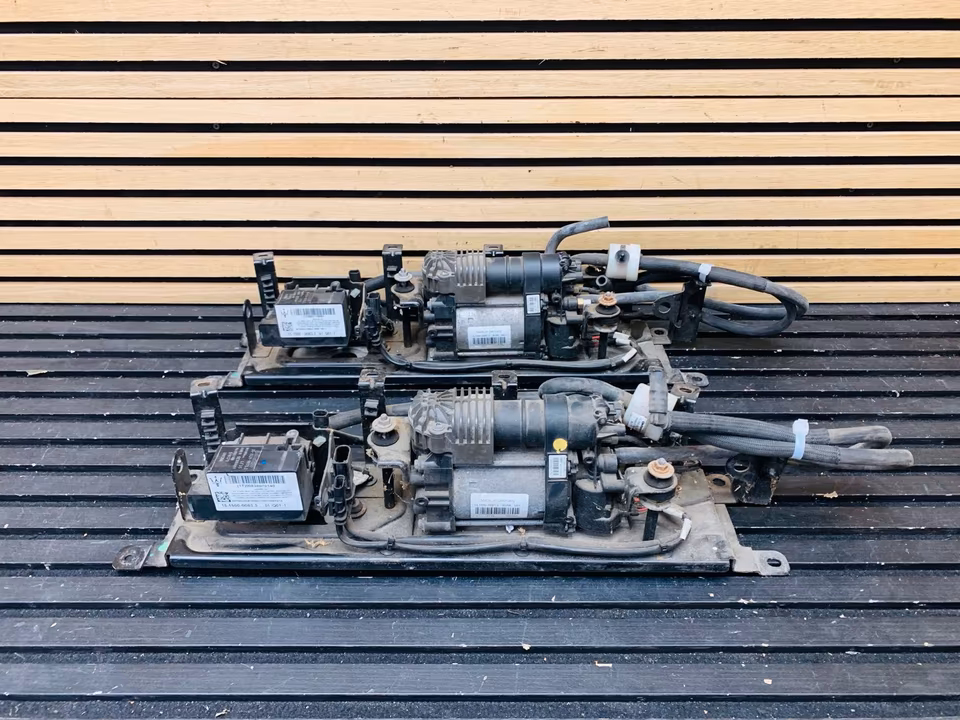 Maserati Levante Air Suspension Air Compressor 670039247