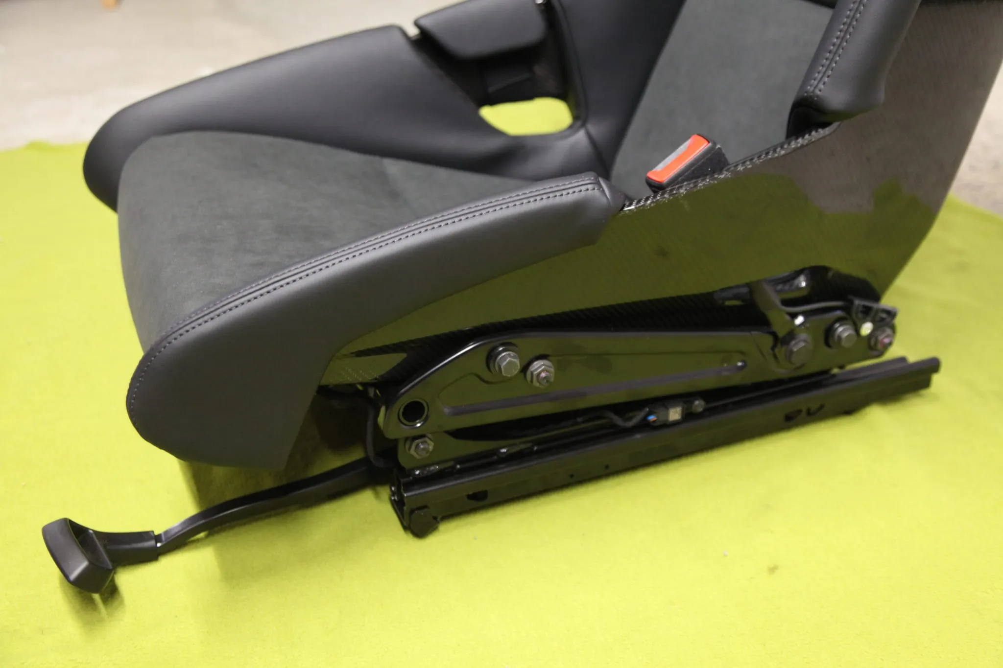 Porsche 992 Bucket Seats - Image 12