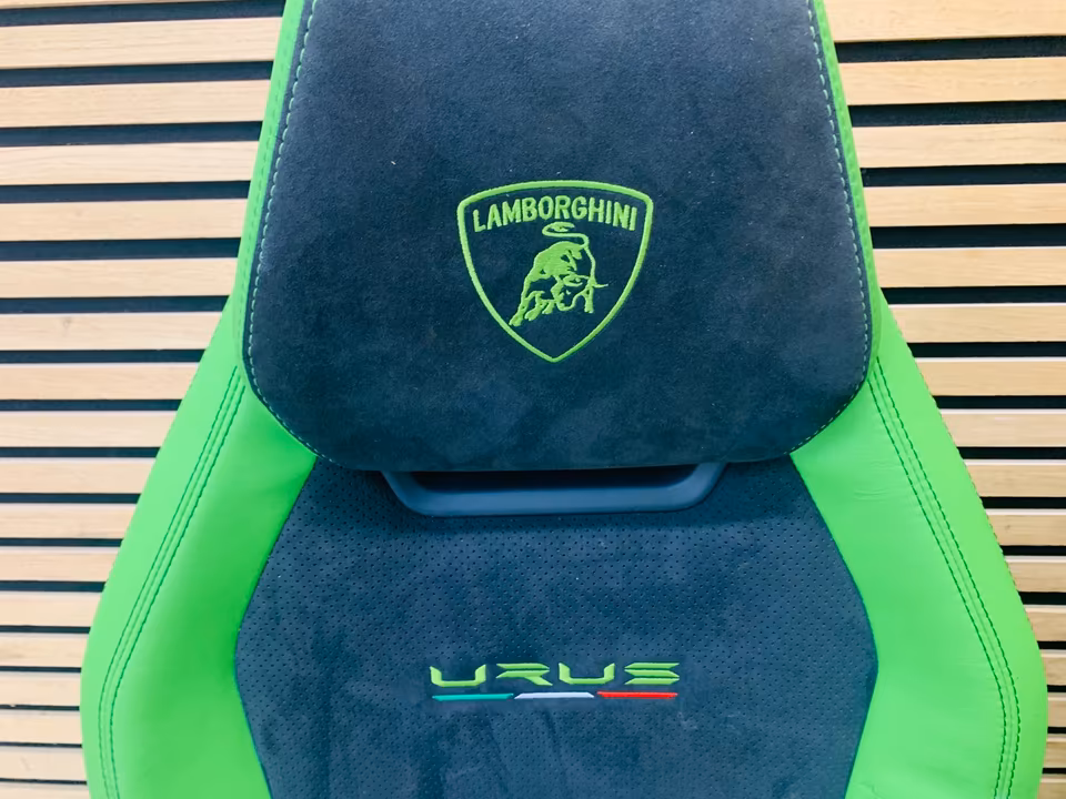 Lamborghini Urus Front Seats - Image 11