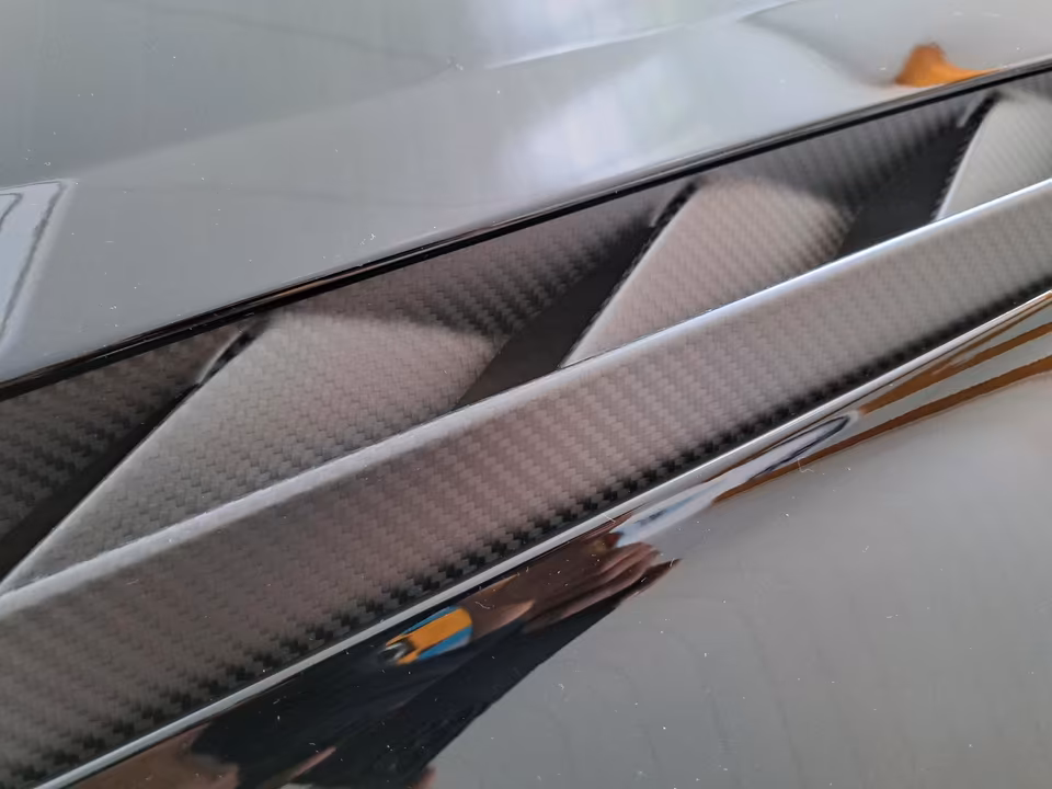 ORIGINAL Lamborghini Urus S PERFORMANTE CARBON BONNET - Image 7