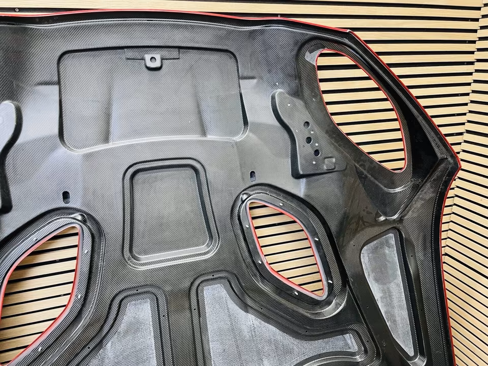 Aston Martin DBS Superleggera Hood - Image 3