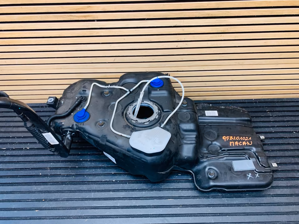 Porsche Macan Fuel Tank 95B201021 - Image 5