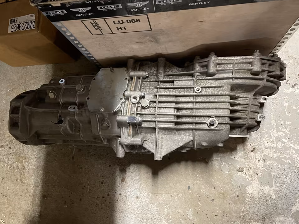 Aston Martin VANTAGE Automatic Transmission 7 ED237002 BE - Image 7