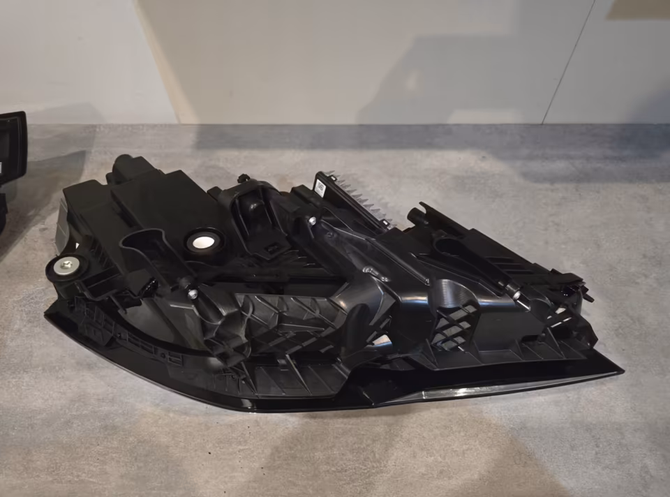 Lamborghini Urus Headlights Right Left Matrix LED 4ML941035C - Image 6