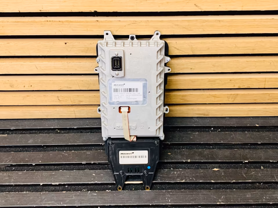 McLaren MP4-12C 650s Multimedia Panel Screen 11M1431CP.01 - Image 4