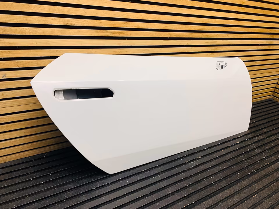 Lamborghini Huracan Door Left 4T0831436B Bianco Icarus - Image 9