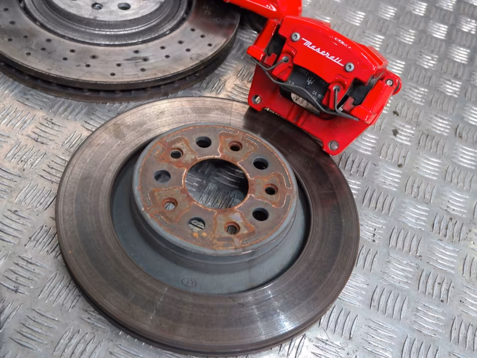 Maserati Levante brakes brake system brake red calipers discs - Image 6