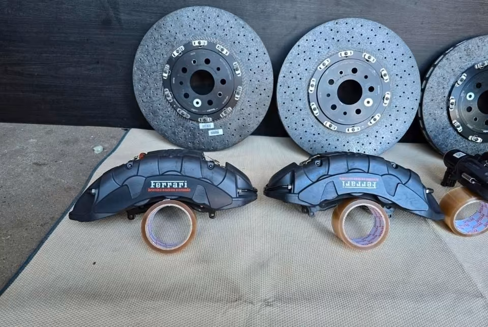 FERARRI SF90 STRADALE BRAKE SET NEW - Image 6