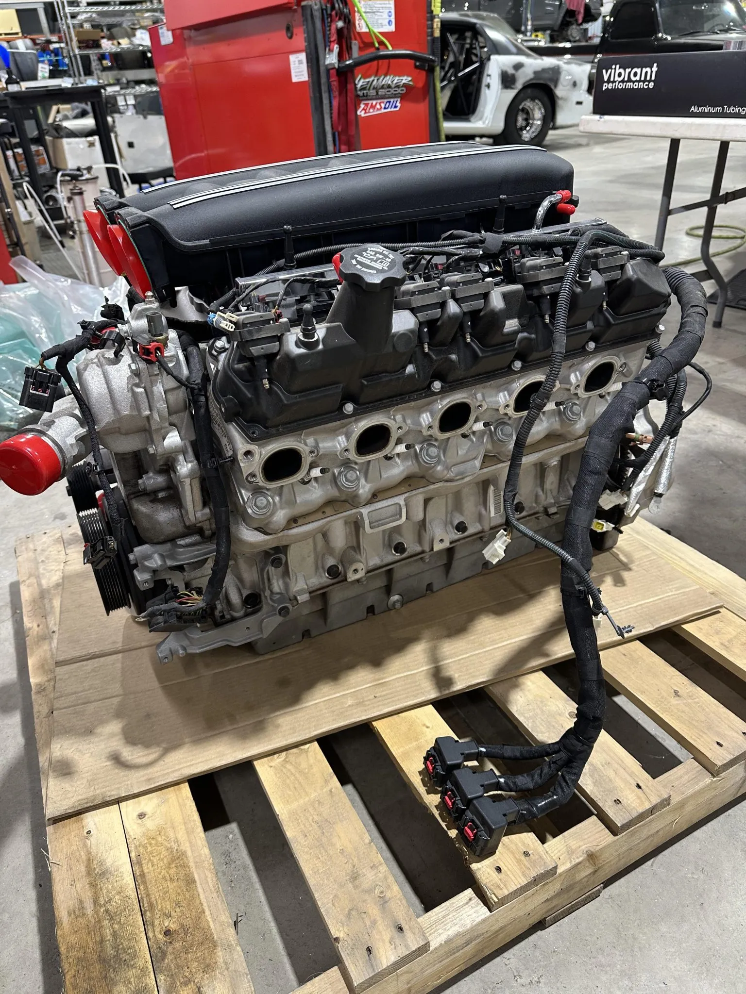 SRT Viper 8.4L V10 Engine - Image 8