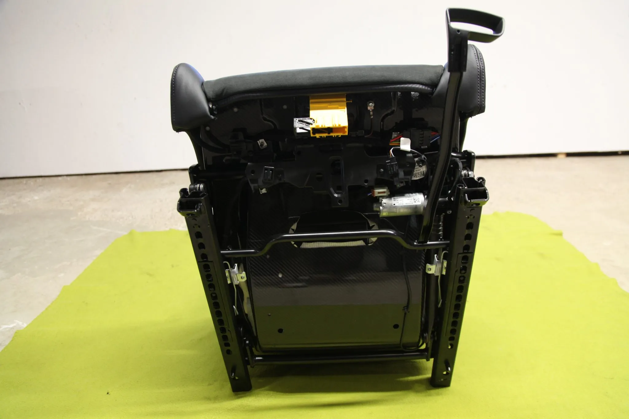 Porsche 992 Bucket Seats - Image 9