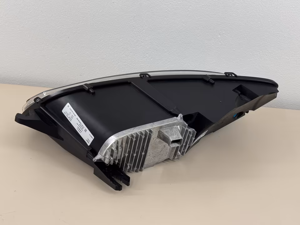 Aston Martin New Vantage Headlights R KY63-13W029-BE - Image 3