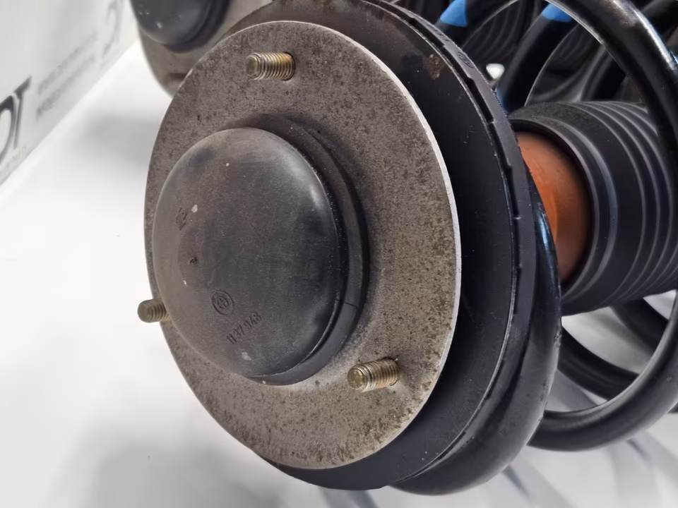 BMW 850 E31 31311138553 Suspension Set Damper Springs - Image 10