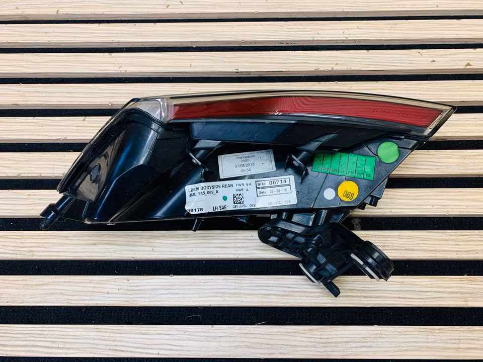 Lamborghini Urus Tail Light Tail Light USA 4ML945069A 4ML945071A - Image 9