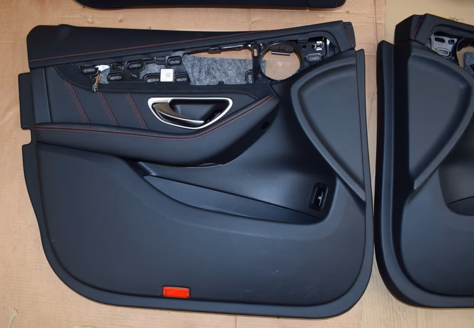 Mercedes X253 GLC Interior AMG Leather Seats - Image 4