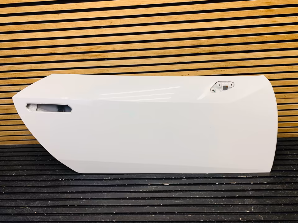 Lamborghini Huracan Door Left 4T0831436B Bianco Icarus - Image 6