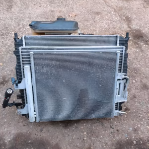 Jaguar XJ X351 pre-facelift water cooler radiator