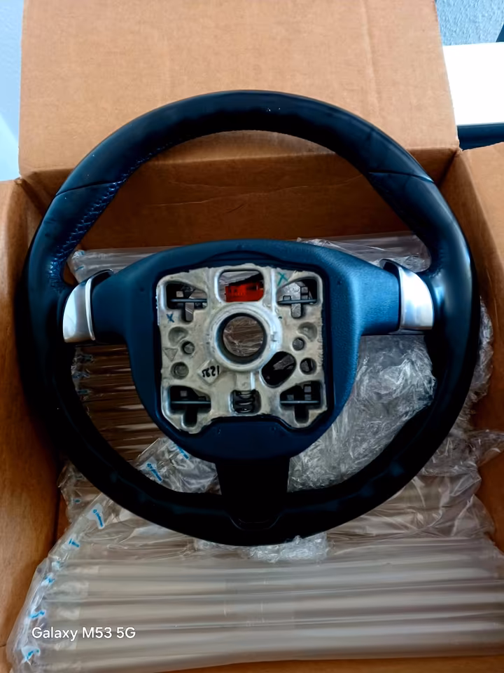 STEERING WHEEL PORSCHE CAYENNE/PANAMERA GTS 2011-2016 - Image 3