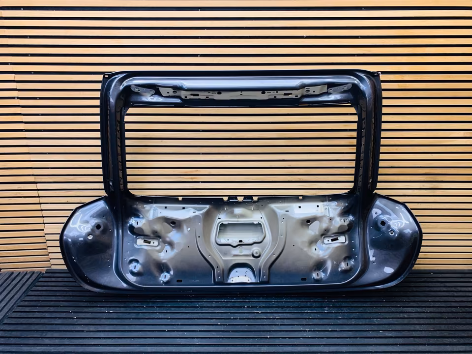 Bentley Bentayga Tailgate 36A827241 - Image 2